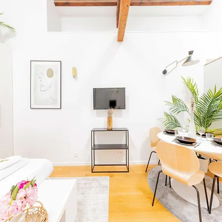 Duplex - Place Victor Hugo Trocadero- Bail Mobilite Paryż